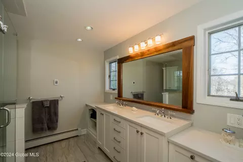 Bath - 1341 Partridge Dr, Castleton On Hudson, NY 12033 photo 3 of 10
