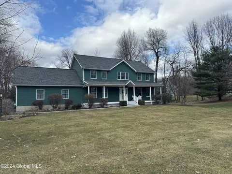 Exterior - 1341 Partridge Dr, Castleton On Hudson, NY 12033 photo 2 of 25