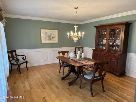 Dining - 1341 Partridge Dr, Castleton On Hudson, NY 12033 photo 2 of 3