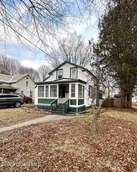 13 Cherry St, Glens Falls, NY 12801