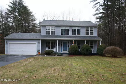 9 Nova Ln, Queensbury, NY 12804
