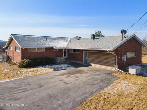10521 Western Tpke, Delanson, NY 12053