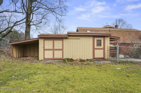 Exterior - 2001 New Scotland Rd, Slingerlands, NY 12159 photo 13 of 15