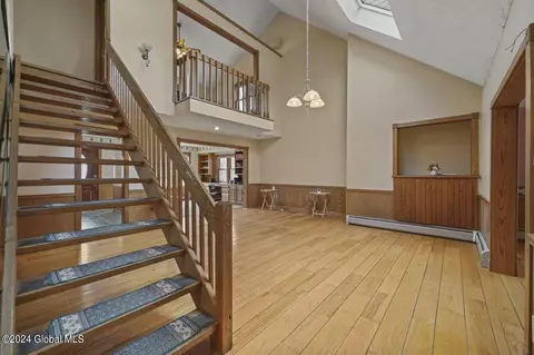 Entry Way - 2001 New Scotland Rd, Slingerlands, NY 12159 photo 5 of 10
