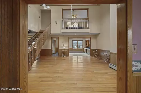 Entry Way - 2001 New Scotland Rd, Slingerlands, NY 12159 photo 6 of 10