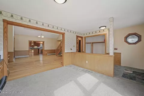 Entry Way - 2001 New Scotland Rd, Slingerlands, NY 12159 photo 4 of 10