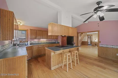 Kitchen - 2001 New Scotland Rd, Slingerlands, NY 12159 photo 2 of 6