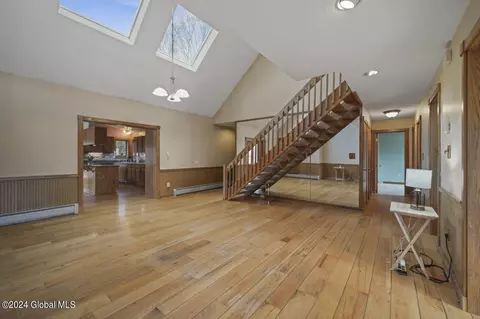 Entry Way - 2001 New Scotland Rd, Slingerlands, NY 12159 photo 3 of 10