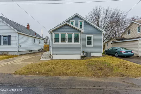 350 Princetown Rd, Schenectady, NY 12306