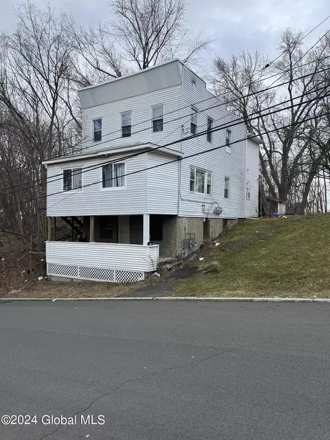 98 Lincoln Ave, Troy, NY 12180