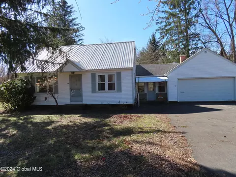 185 Van Buren Rd, Glenville, NY 12302