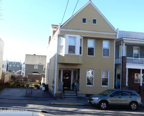 2225 15th St, Troy, NY 12180