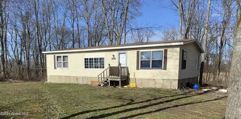 320 Seebers Ln, Canajoharie, NY 13317
