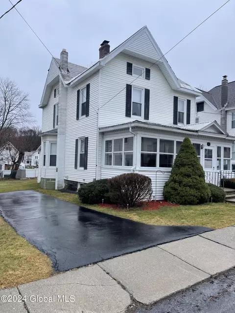 60 Wilder Ave, Hoosick Falls, NY 12090