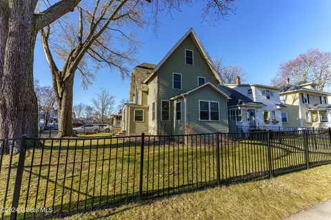 88 Whitehall Rd, Albany, NY 12209