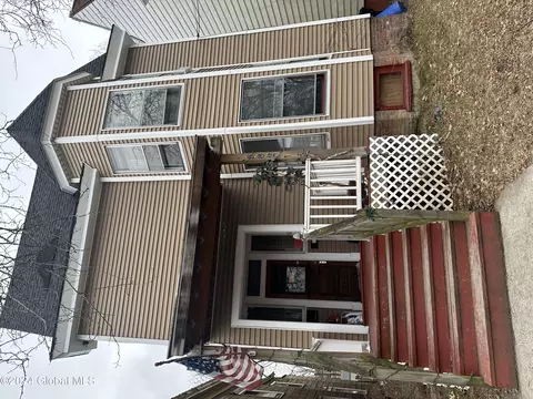 802 2nd Ave, Troy, NY 12182