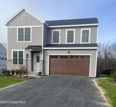6 Wheatfield Way, Mechanicville, NY 12118