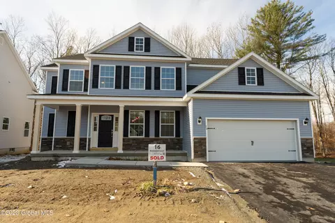 30 Timber Creek Dr, Ballston Lake, NY 12019
