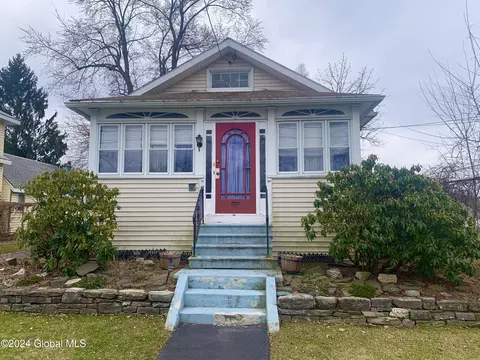 32 Frederick Ave, Albany, NY 12205