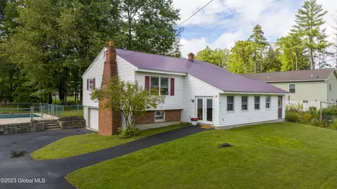 29 Grove Ct, Hadley, NY 12835