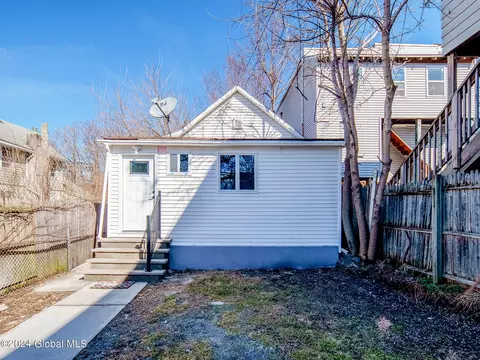 35 Christie St, Troy, NY 12180