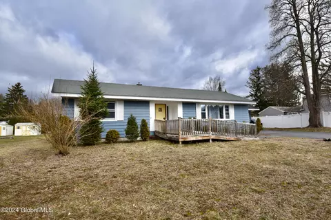 3 Tulip St, South Glens Falls, NY 12803