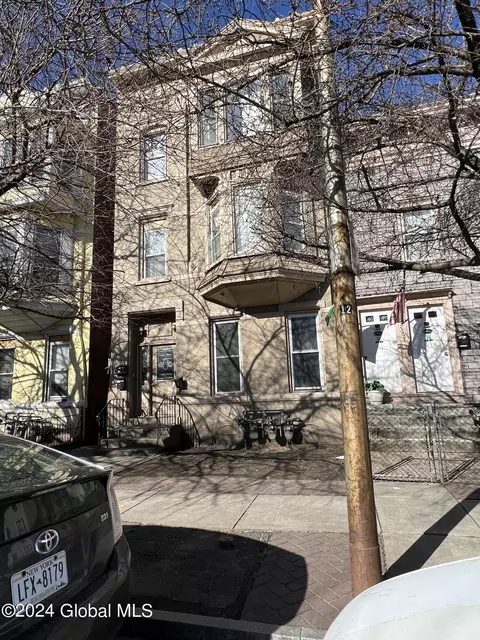 379 3rd St, Troy, NY 12180
