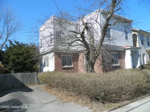 120 S Main St, Castleton On Hudson, NY 12033