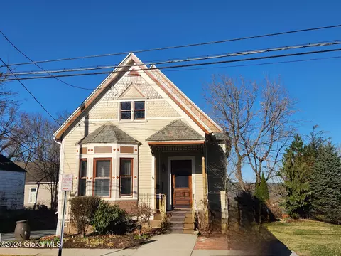 253 Stow Ave, Troy, NY 12180