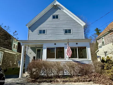 127 Cranes Hollow Rd, Amsterdam, NY 12010
