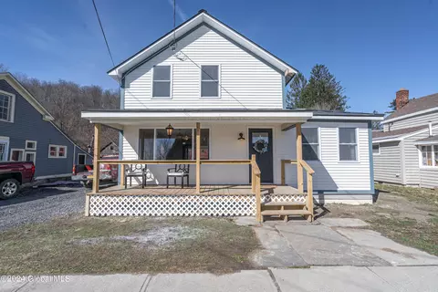 76 W Broadway, Salem, NY 12865