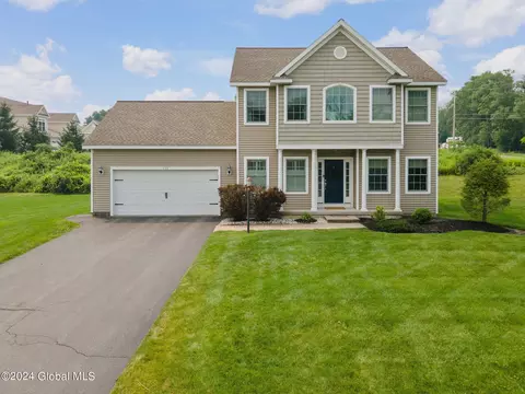 111 Fieldstone Dr, Schenectady, NY 12304