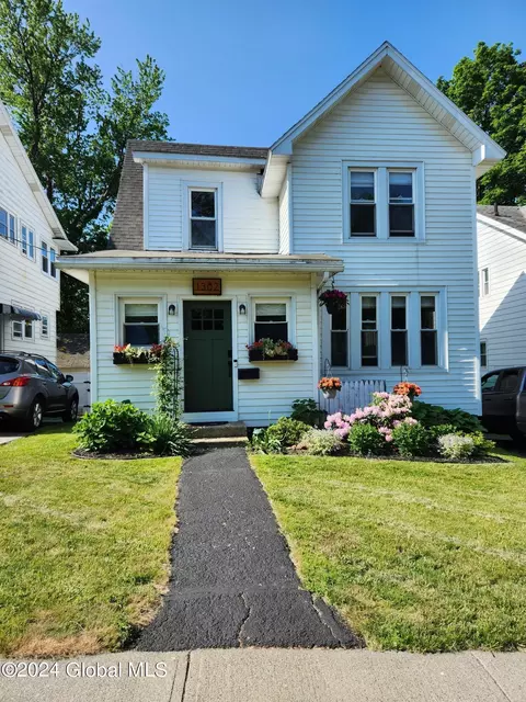 1302 Sausse Ave, Troy, NY 12180