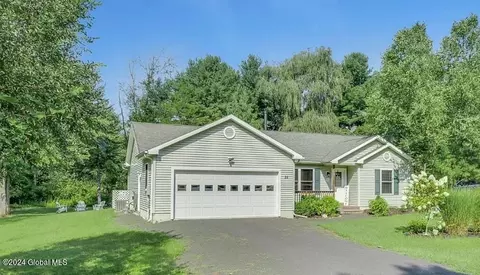 22 Appalachian Dr, Athens, NY 12015