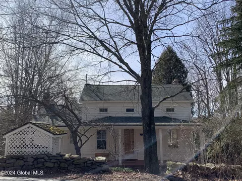 592 Taborton Rd, Sand Lake, NY 12153