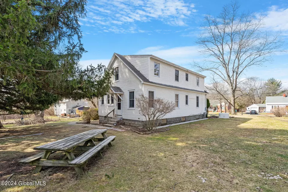 54 Spring Rd, Glenville, NY 12302 37 Photos Movoto