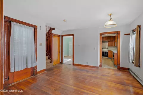 440 Fourth St, Schenectady, NY 12306 photo 9