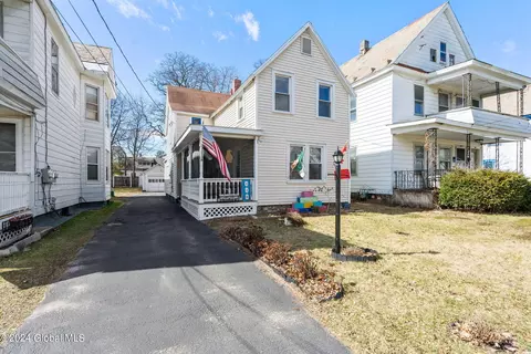 440 Fourth St, Schenectady, NY 12306