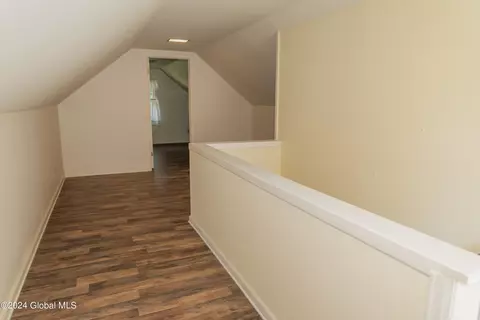 147 Willow Ln, Glenville, NY 12302 photo 16