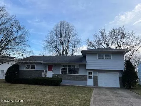 1033 St Jude Dr, Schenectady, NY 12303