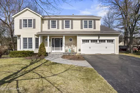 1101 Clute Crest Dr, Niskayuna, NY 12309