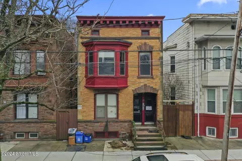 18 Dana Ave, Albany, NY 12208