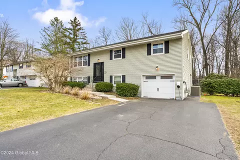 14 S Royal Dr, Albany, NY 12205