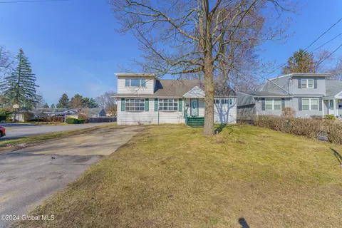 1220 Hemlock St, Schenectady, NY 12306