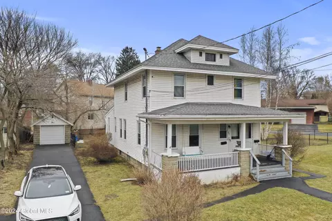 82-88 Russell Rd, Albany, NY 12203