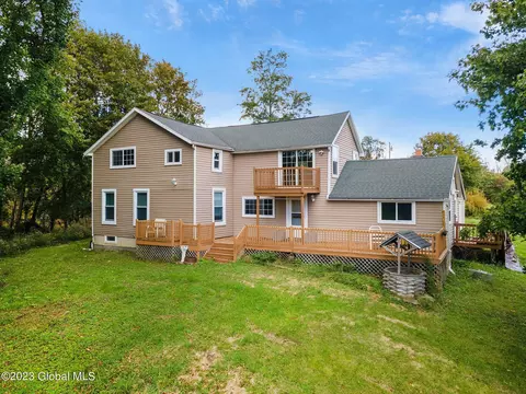 132 Highbridge Rd, West Coxsackie, NY 12192