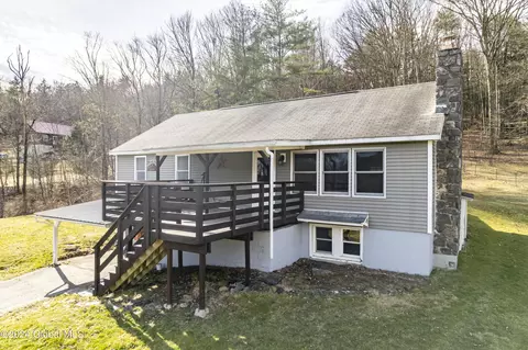 833 West Rd, Fort Ann, NY 12827