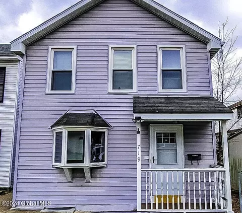 719 6th Ave, Troy, NY 12182