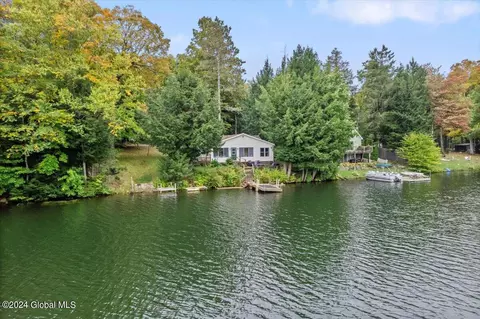 2690 May Rd, Hagaman, NY 12086