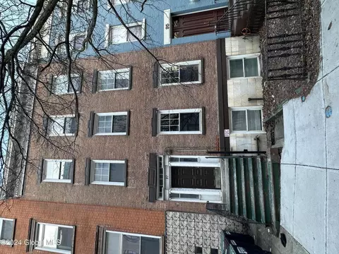97 Columbia St, Albany, NY 12210